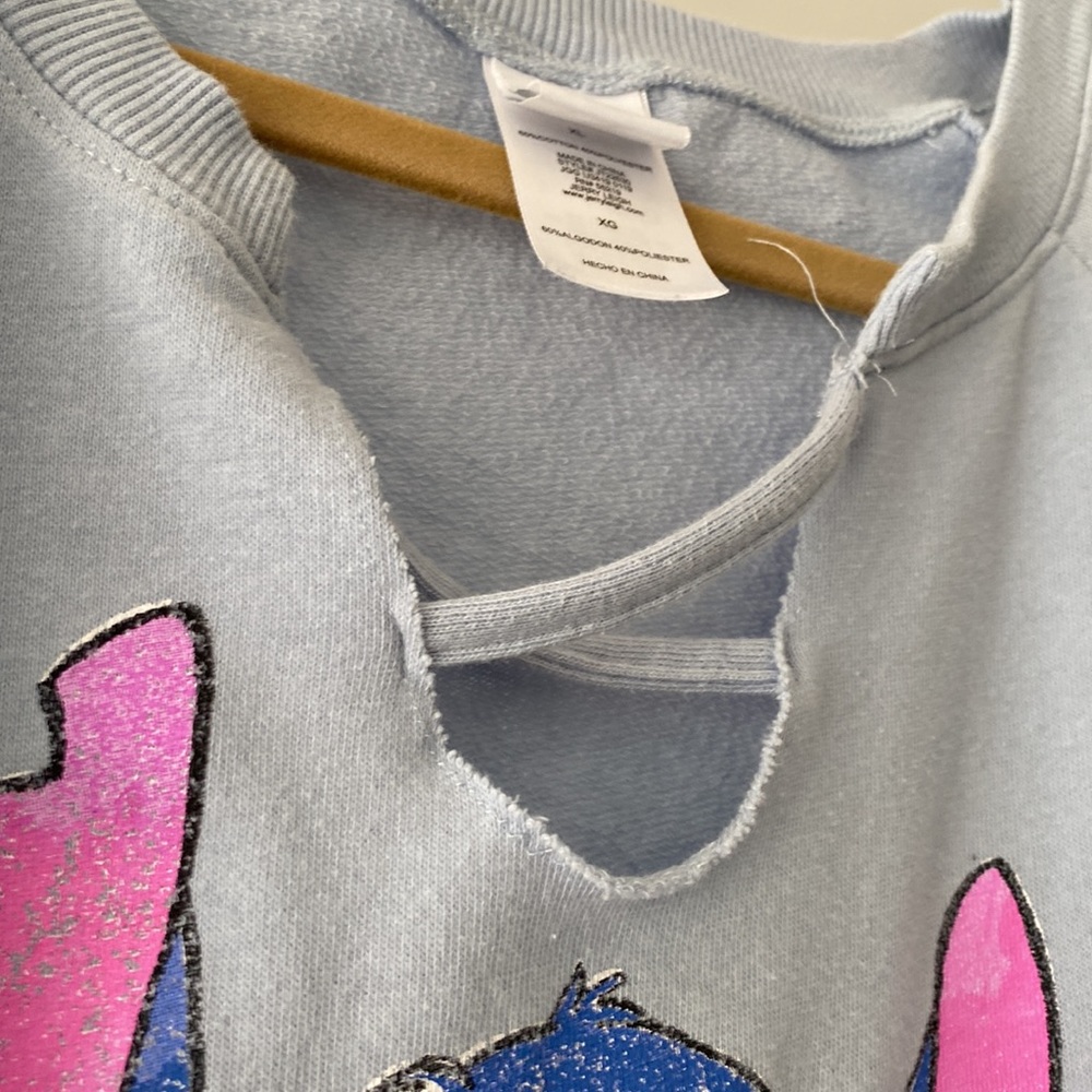 Stitch Disney sweatshirt lace-up v-neck distressed look graphic.Dusty light blue - Picture 4 of 4